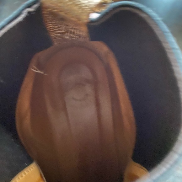 Beautiful copper textured leather ankle boots with black elastic& pointy toes - Picture 6 of 8